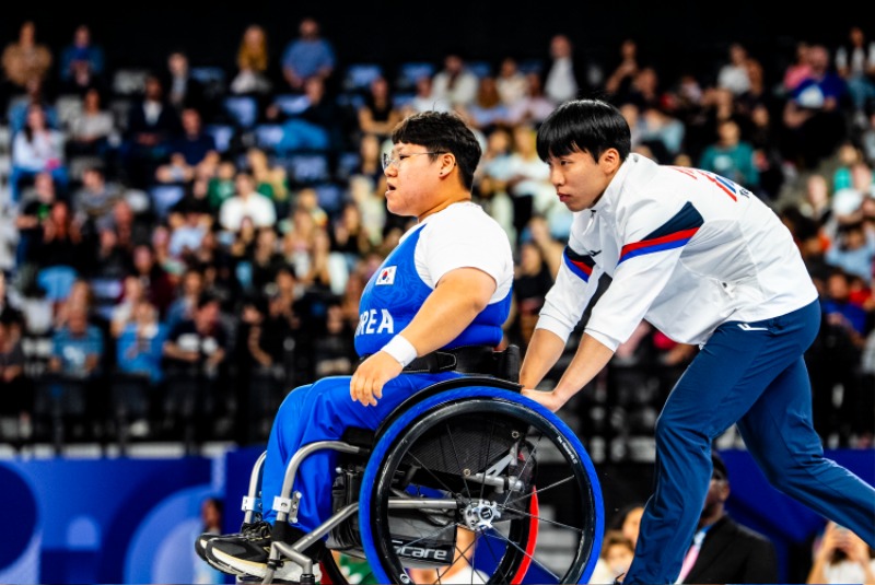 89--paris-2024--para-powerlifting--womens-up-to-86kg_53981912169_o.jpg