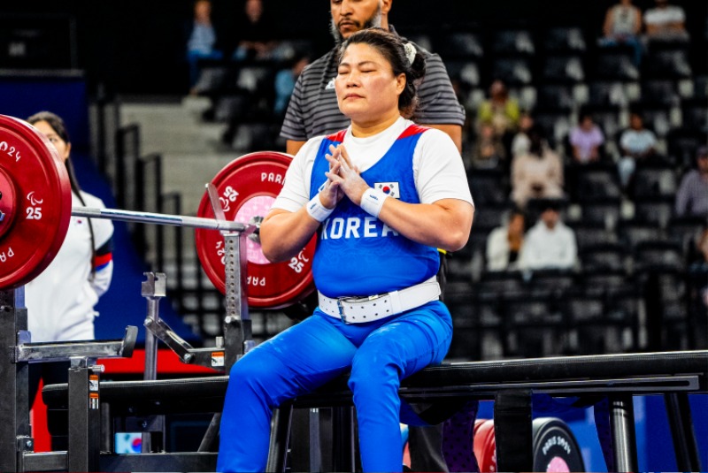 69--paris-2024--para-powerlifting--womens-up-to-67kg_53976668544_o.jpg