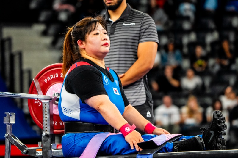 79--paris-2024--para-powerlifting--womens-up-to-73kg_53978343536_o.jpg