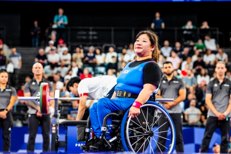 79--paris-2024--para-powerlifting--womens-up-to-73kg_53978343991_o.jpg